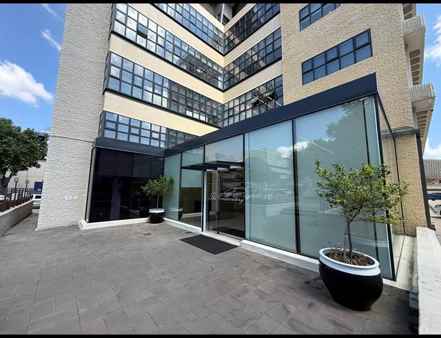 745M² OFFICE TO LET IN ROSEBANK